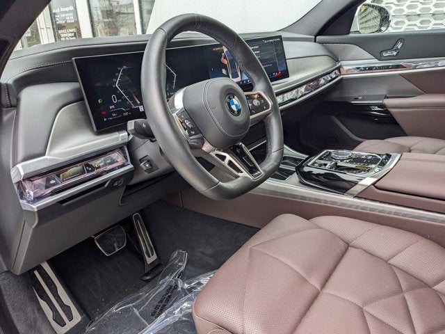 2023 BMW 7 Series 740i